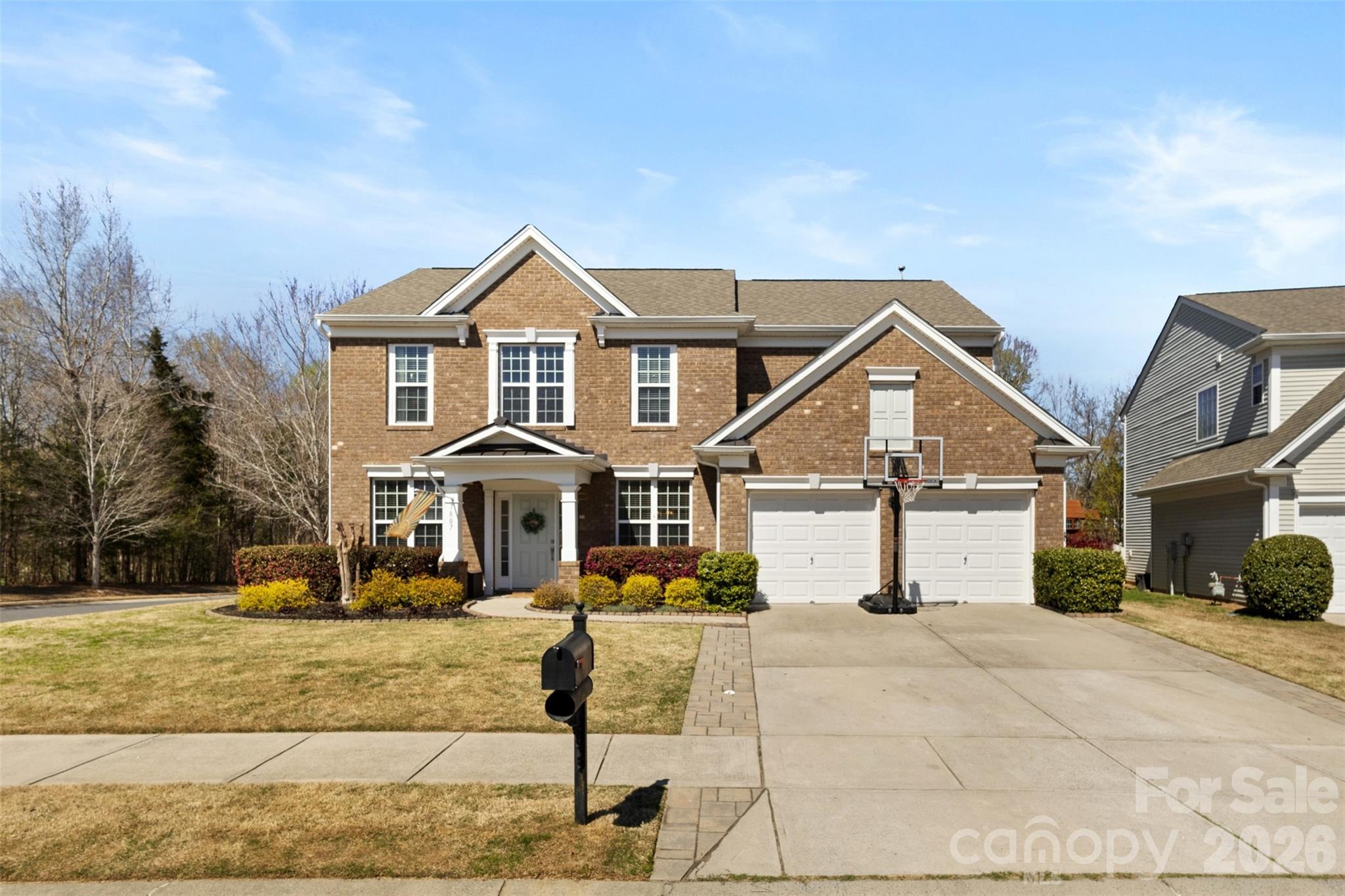 7807 Lamington Drive, photo 2 of 30