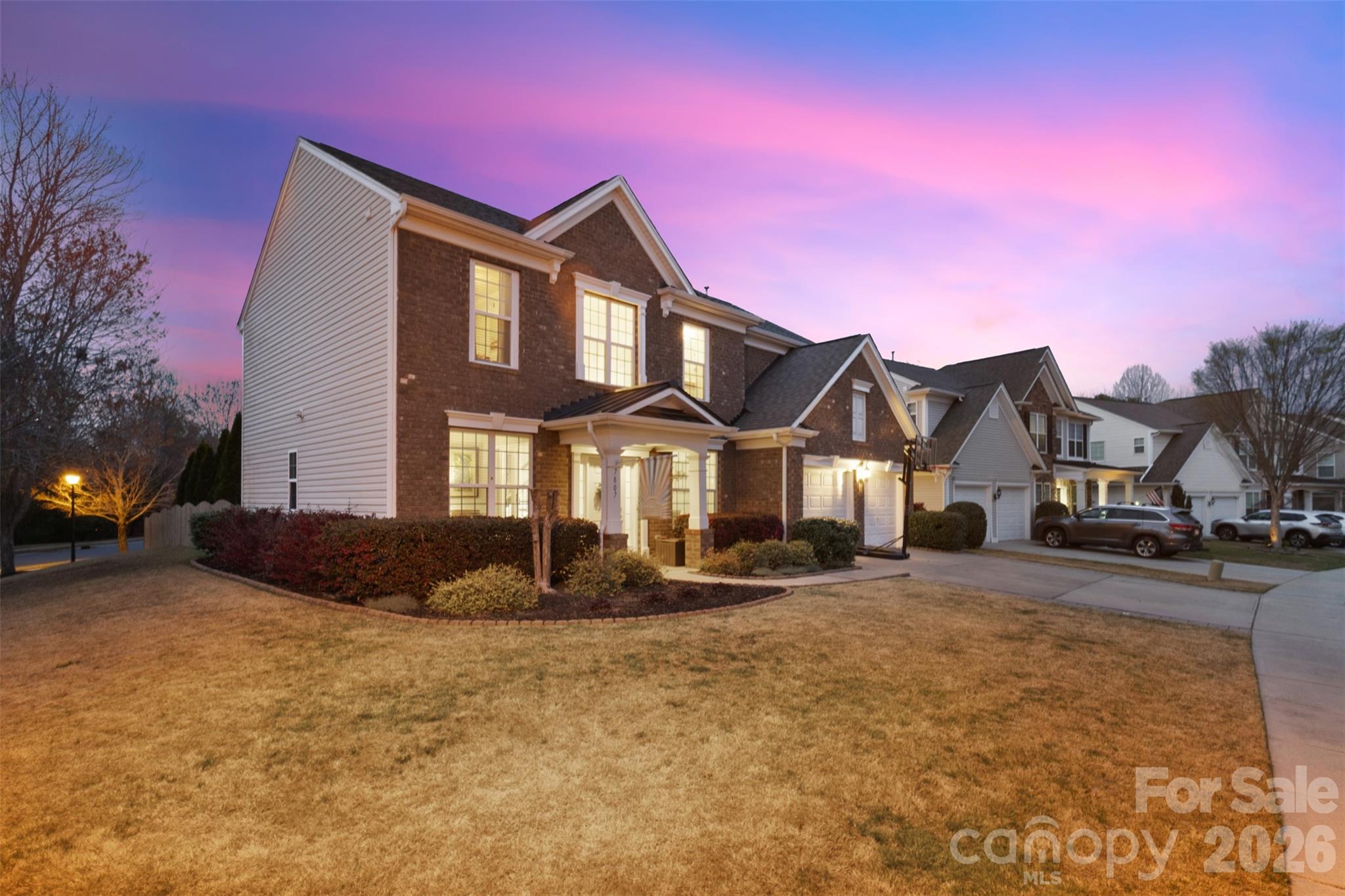 7807 Lamington Drive, photo 3 of 30