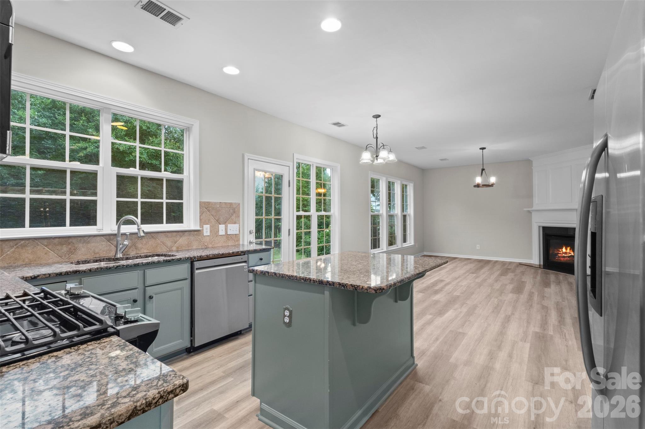 7856 Lamington Drive, photo 6 of 30
