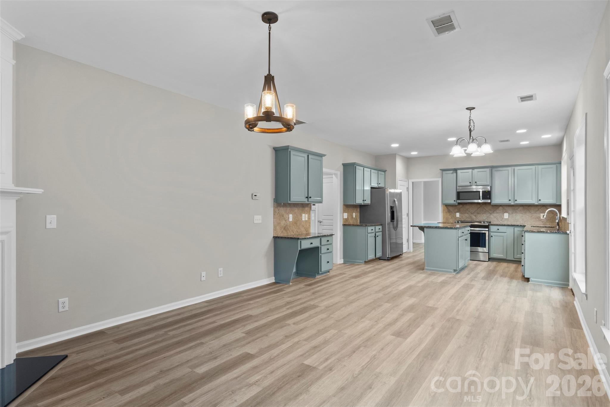 7856 Lamington Drive, photo 9 of 30