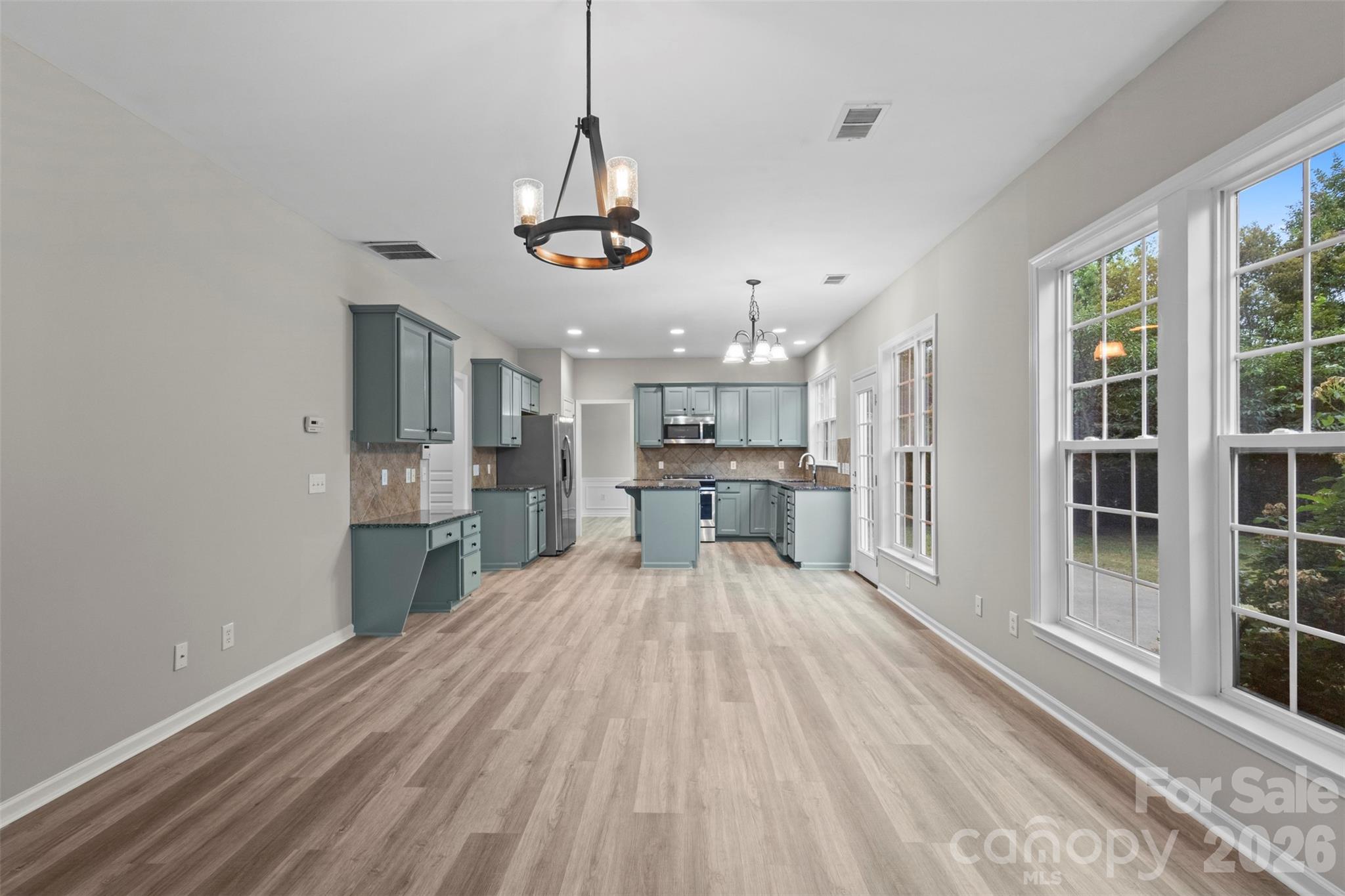 7856 Lamington Drive, photo 11 of 30