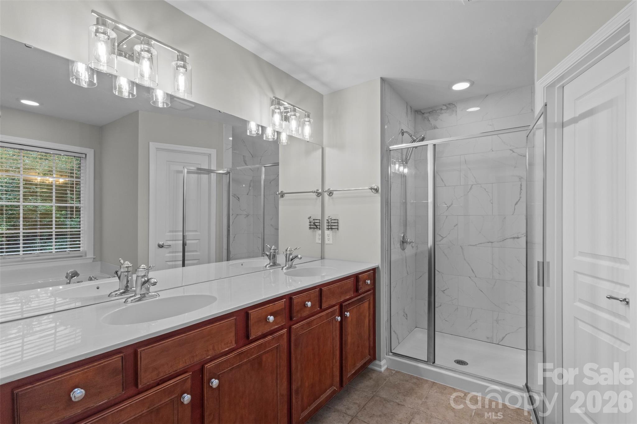7856 Lamington Drive, photo 3 of 30