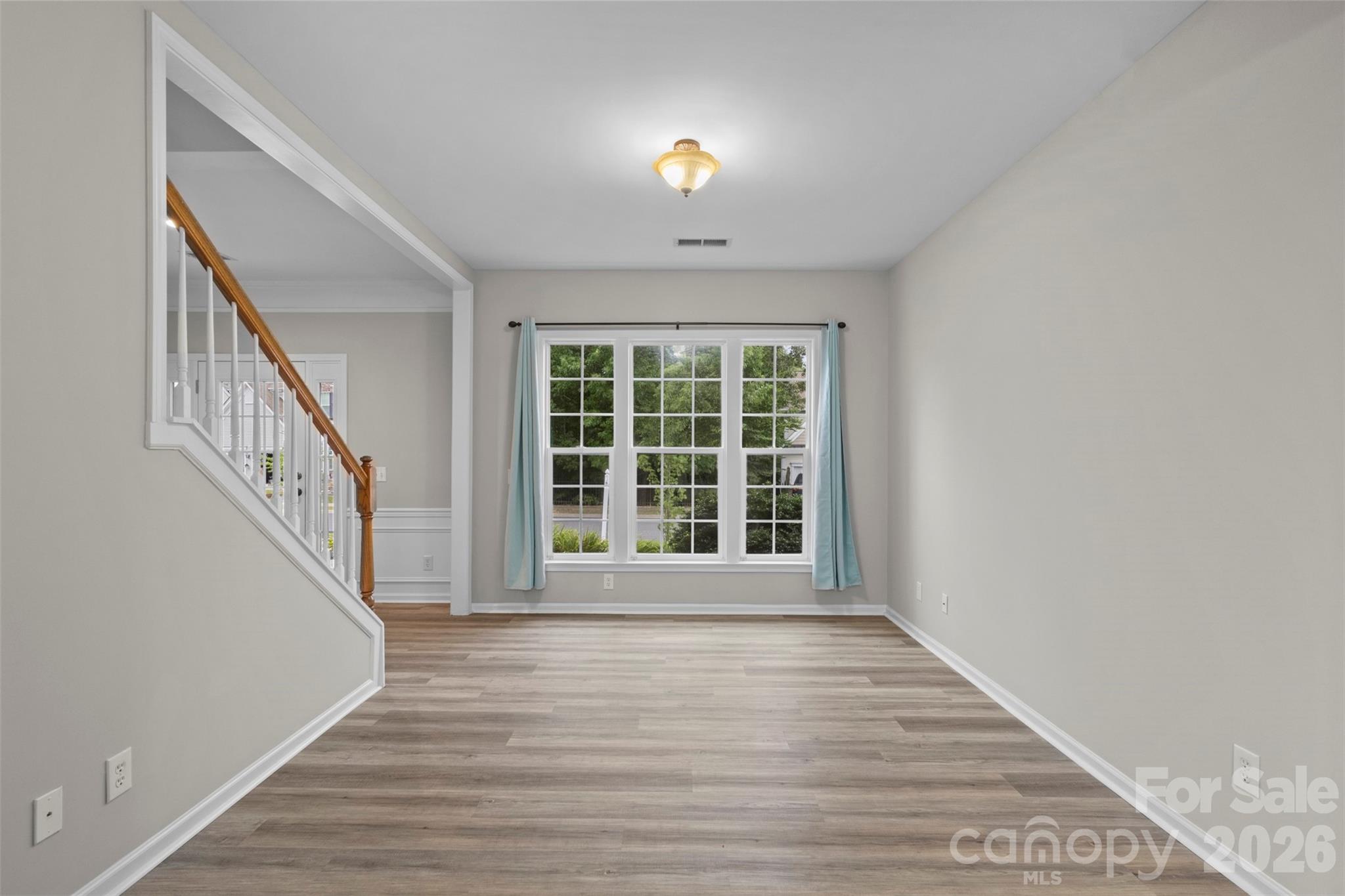 7856 Lamington Drive, photo 13 of 30