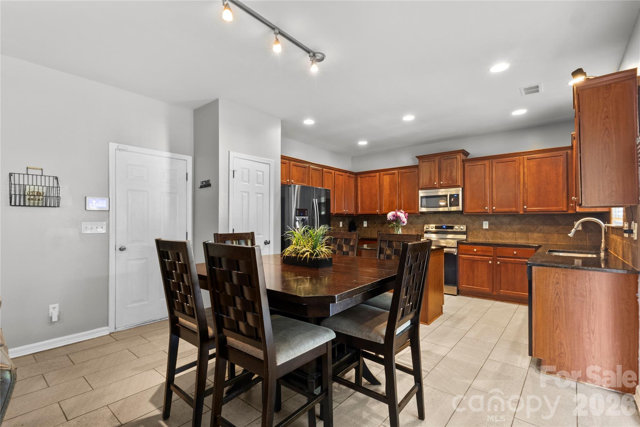 6600 Hermsley Road, photo 11 of 30