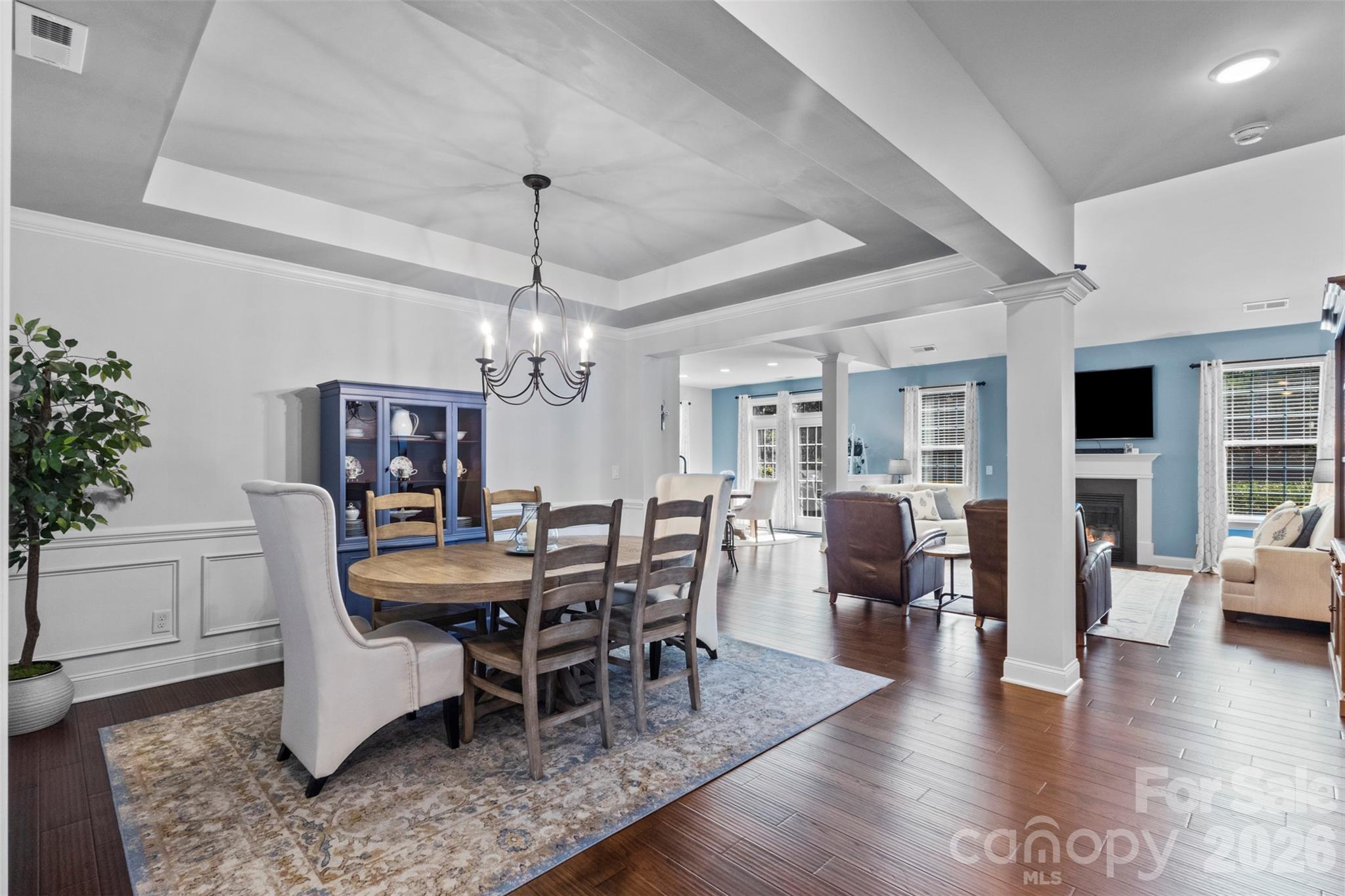 2467 Chatham Drive, photo 8 of 48