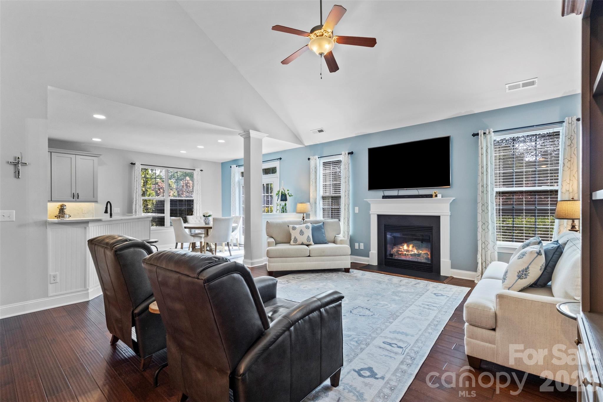 2467 Chatham Drive, photo 11 of 48