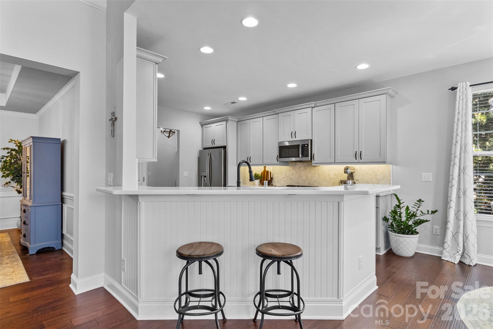 2467 Chatham Drive, photo 12 of 48