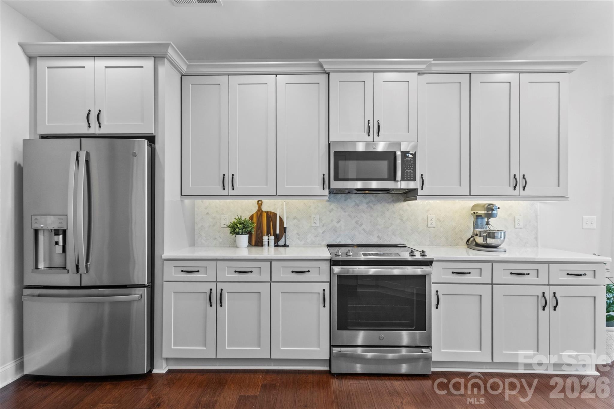 2467 Chatham Drive, photo 13 of 48
