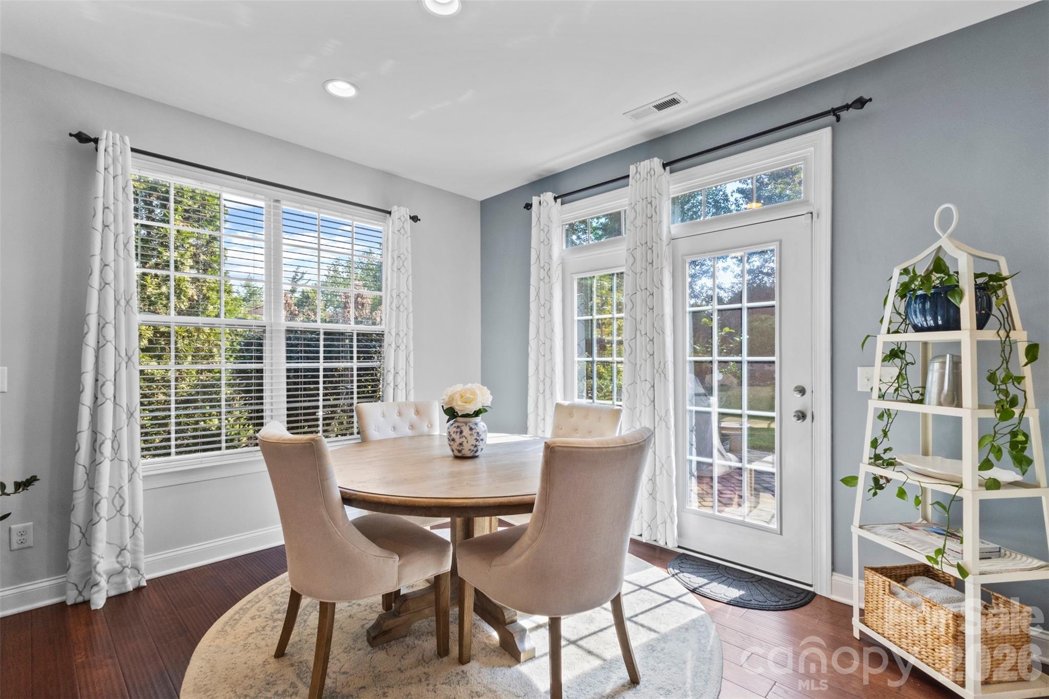 2467 Chatham Drive, photo 18 of 48