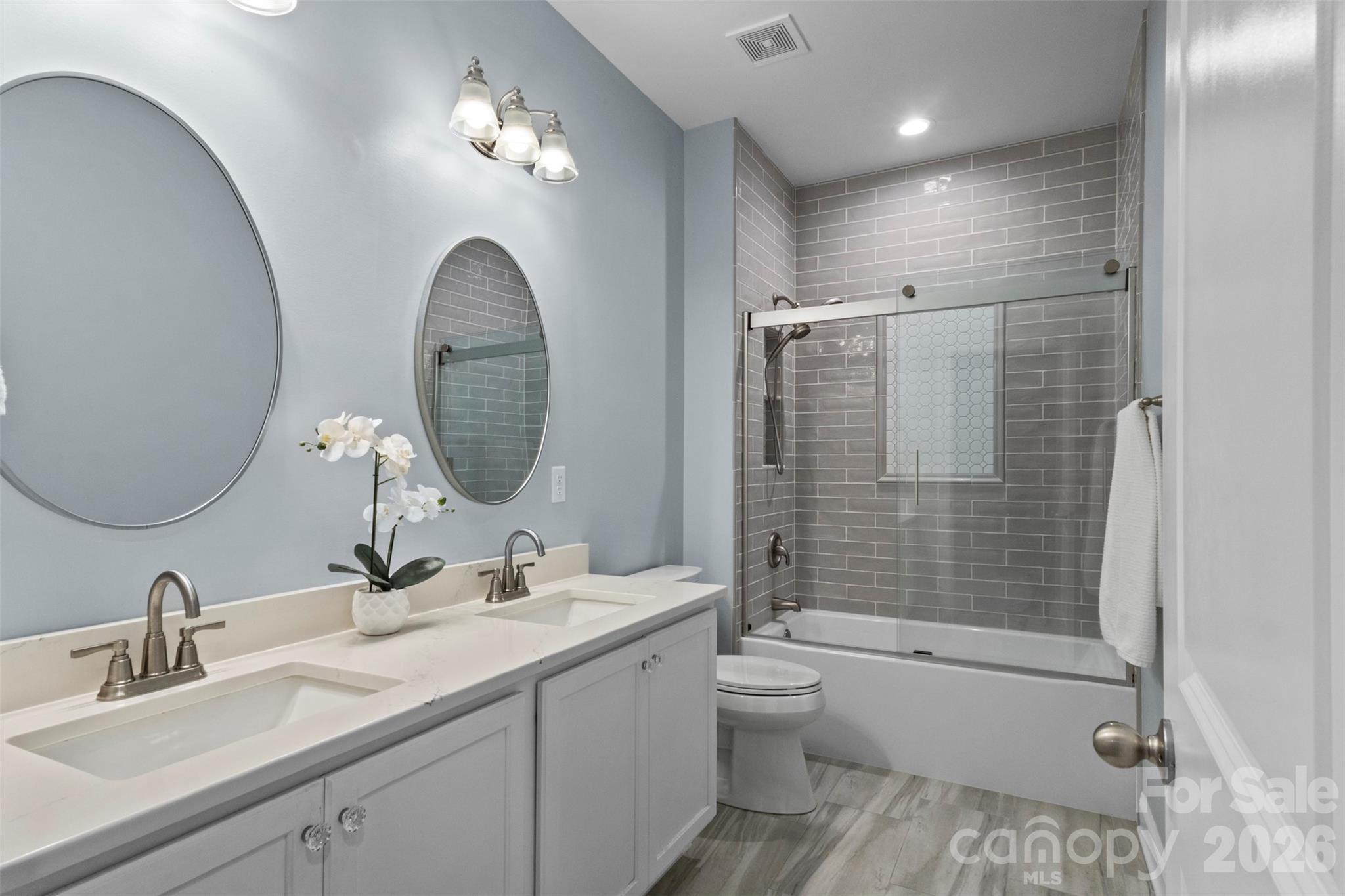 2467 Chatham Drive, photo 28 of 48