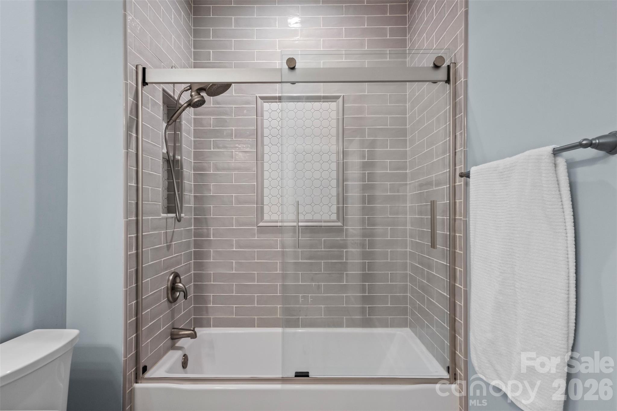 2467 Chatham Drive, photo 29 of 48