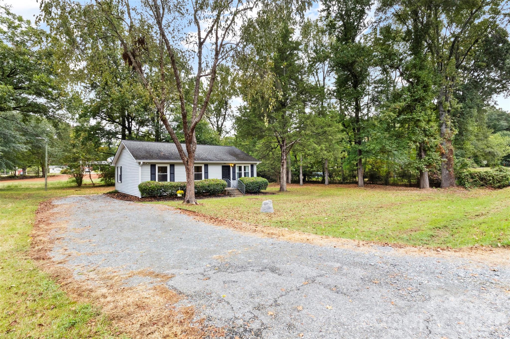 4012 Crestview, photo 3 of 41